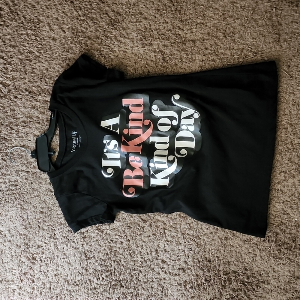 Lg, never worn, black tee